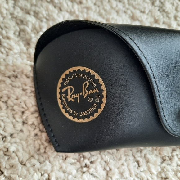 Ray-Ban black snap closure glasses/sunglasses case - Picture 2 of 8
